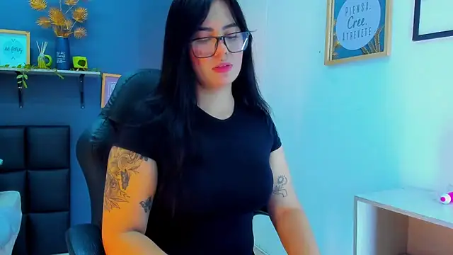 eliza pink24 online show from February 12, 2026, 9:47 pm