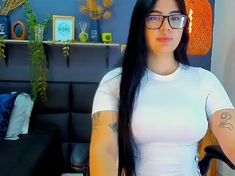 eliza pink24 online show from February 2, 2026, 9:25 pm