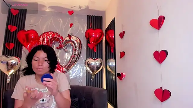 Zoe-yanin online show from February 14, 2026, 6:52 pm