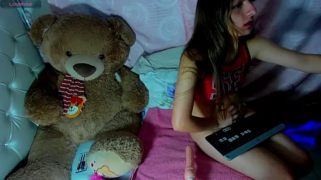 maddy02 02 online show from February 1, 2026, 12:03 pm