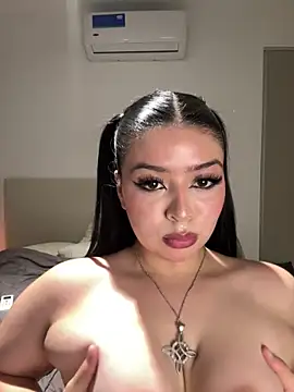 lolaaculaa online show from February 12, 2026, 2:00 am