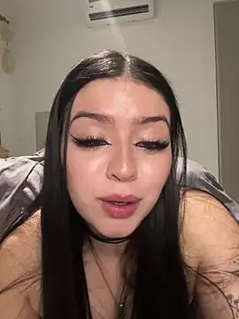 lolaaculaa online show from February 11, 2026, 4:45 am