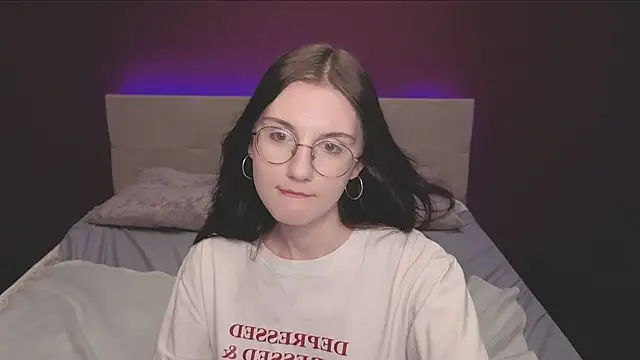 VixenLight online show from February 6, 2026, 11:28 am