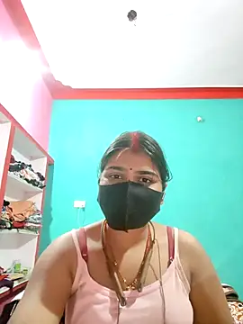 Divyanshi hott online show from February 4, 2026, 2:01 pm