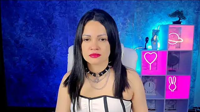 karolina robinson online show from May 12, 2026, 11:27 am