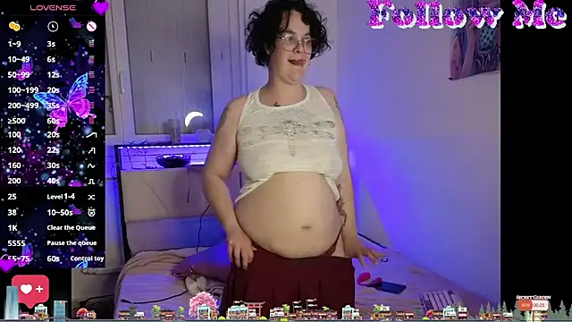 Snapshot of lunatigre4 chatting on March 17, 2026, 8:23 pm lunatigre4 online show from March 17, 2026, 8:23 pm