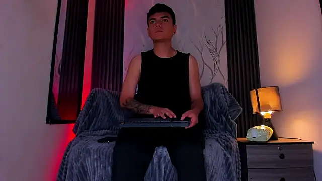 Alex Noir  online show from February 2, 2026, 11:42 am