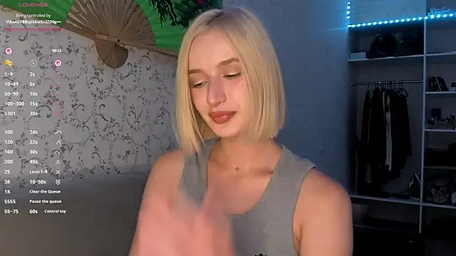 DeliciaBagnoli online show from July 17, 2026, 7:11 pm