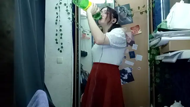 PhoebePalmer online show from March 22, 2026, 8:32 pm