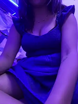 kavyababy00 online show from February 14, 2026, 3:34 pm