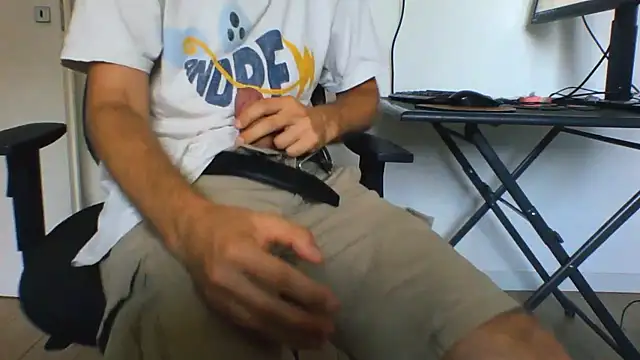 Snapshot of andre_italy chatting on July 6, 2026, 3:36 pm andre italy online show from July 6, 2026, 3:36 pm