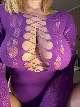 Best-B00bs online show from December 19, 2025, 10:01 pm