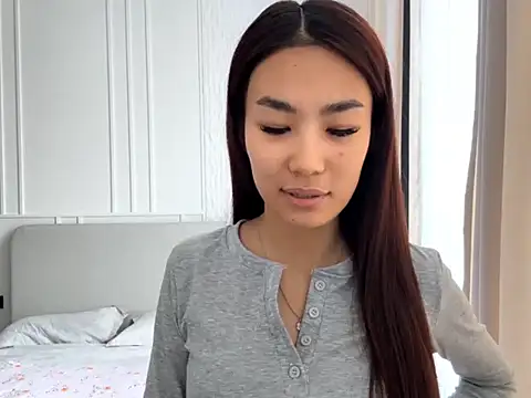 Snapshot of ElenorSaggese chatting on February 17, 2026, 6:11 am ElenorSaggese online show from February 17, 2026, 6:11 am