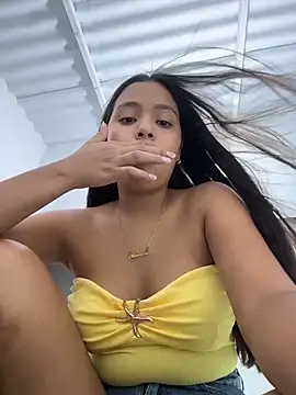 Baby morena12 online show from May 1, 2026, 9:42 pm