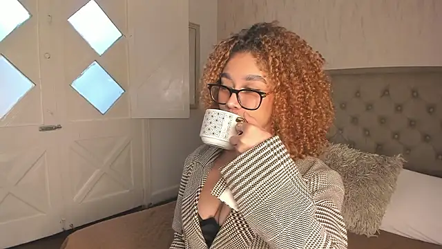 Sienna brunette online show from February 24, 2026, 12:06 pm