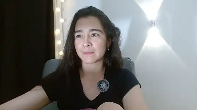 sensualstryp online show from July 6, 2026, 12:17 am