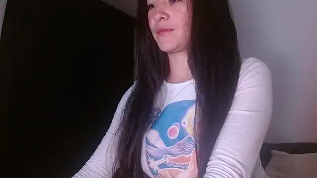 sensualstryp online show from June 29, 2026, 12:50 am