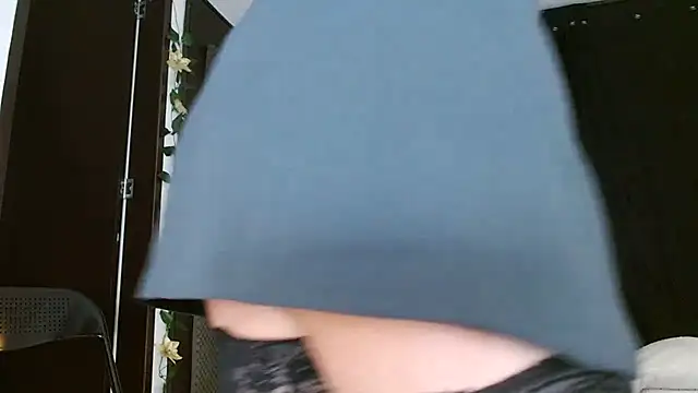 Snapshot of sensualstryp chatting on March 28, 2026, 1:39 am sensualstryp online show from March 28, 2026, 1:39 am