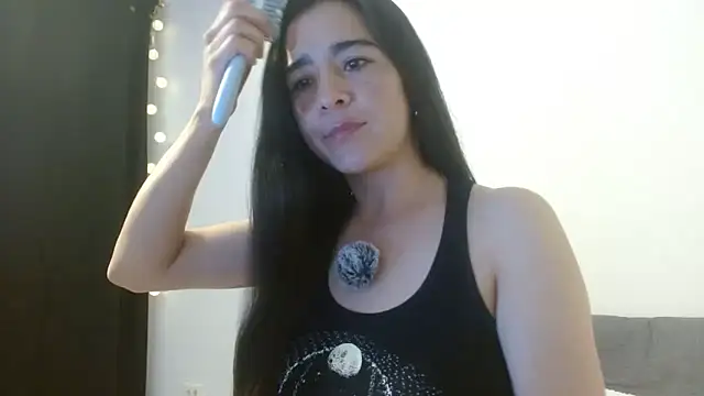 sensualstryp online show from June 14, 2026, 11:39 pm