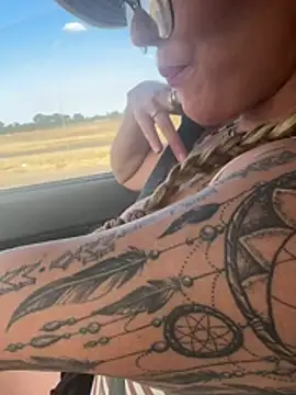 Snapshot of VANTABLACKXXX chatting on February 24, 2026, 5:19 am VANTABLACKXXX online show from February 24, 2026, 5:19 am