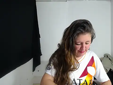 MilfCute sex online show from February 3, 2026, 1:16 am