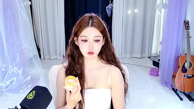 Dancer Lucky-Nini online show from March 13, 2026, 4:06 am