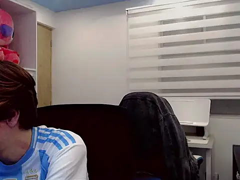 duvisex19 online show from February 17, 2026, 4:21 am