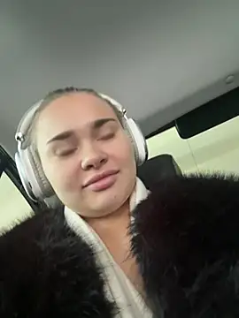 MonicaWestt online show from February 20, 2026, 6:10 am