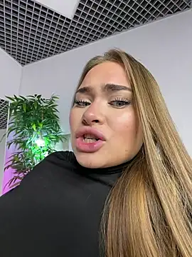 MonicaWestt online show from June 15, 2026, 7:52 am