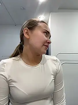 MonicaWestt online show from March 22, 2026, 6:15 am