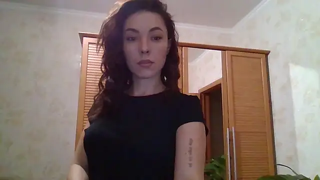 Dream Petal  online show from March 15, 2026, 4:47 pm