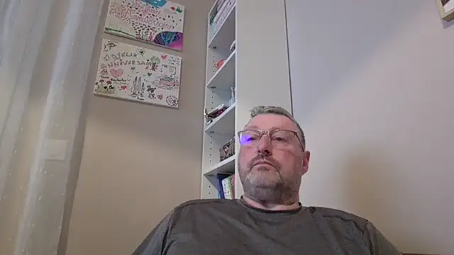 doudou310 online show from March 11, 2026, 5:34 am