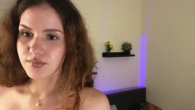 Lili Torin online show from June 24, 2026, 1:43 pm