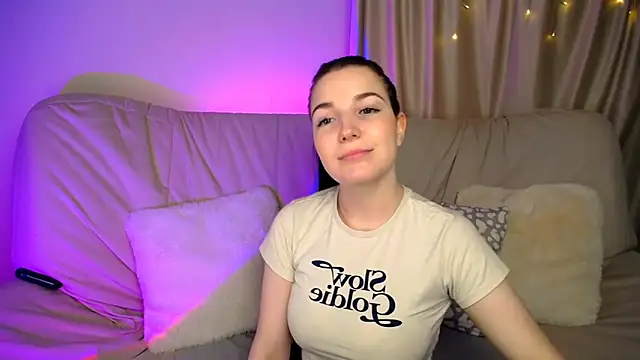 AliceChanel online show from May 29, 2026, 3:56 am
