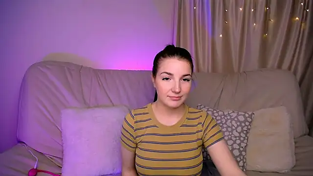 AliceChanel online show from May 23, 2026, 4:11 am