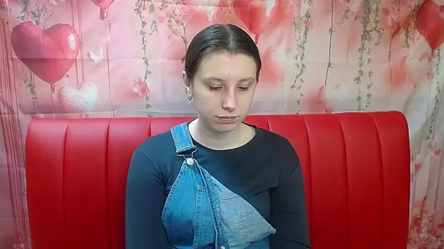 LilianaShine online show from May 3, 2026, 5:12 am