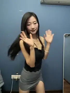 XiaoGui10 online show from April 23, 2026, 1:24 pm