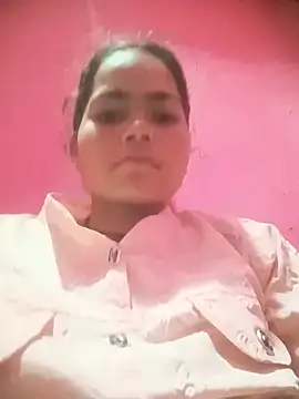 Snapshot of Sunali_Bendre chatting on July 19, 2026, 4:26 pm Sunali Bendre online show from July 19, 2026, 4:26 pm
