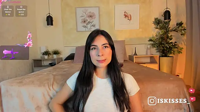 Snapshot of IsabellaSweet__ chatting on April 21, 2026, 3:46 am IsabellaSweet online show from April 21, 2026, 3:46 am