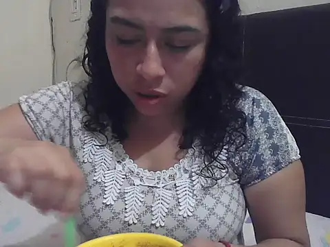 Snapshot of DalilahMx chatting on July 19, 2026, 3:37 am DalilahMx online show from July 19, 2026, 3:37 am