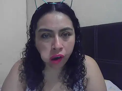 Snapshot of DalilahMx chatting on August 4, 2026, 1:54 am DalilahMx online show from August 4, 2026, 1:54 am