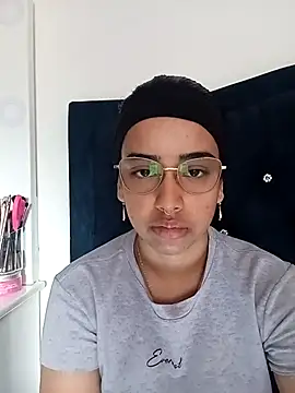 Diva noir online show from February 14, 2026, 2:17 pm