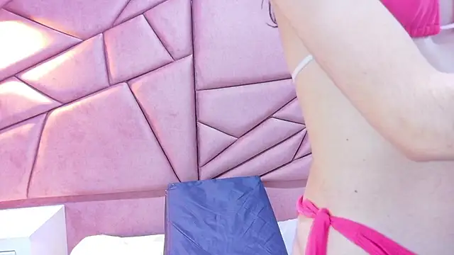 hannamy1 online show from February 5, 2026, 12:12 pm