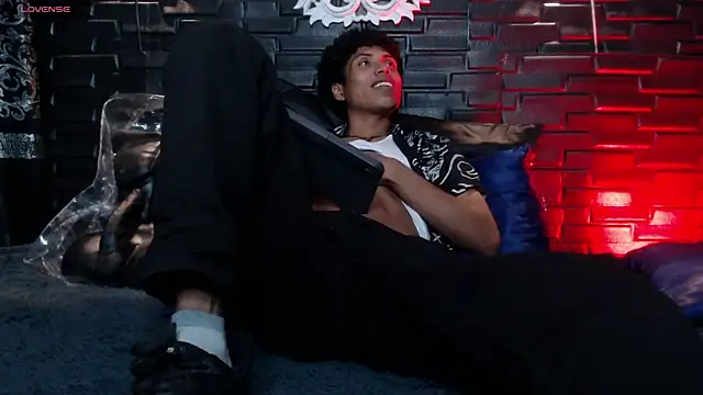 Walkers05 online show from February 23, 2026, 12:23 am