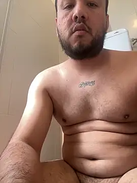 latinocalientehot online show from June 21, 2026, 2:45 pm