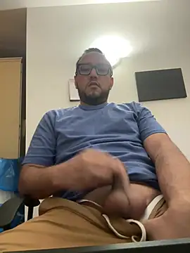 latinocalientehot online show from June 7, 2026, 7:52 pm