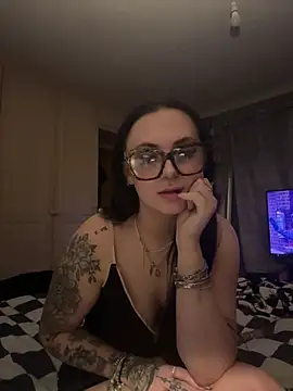 CherryDollxxx online show from February 9, 2026, 11:25 pm