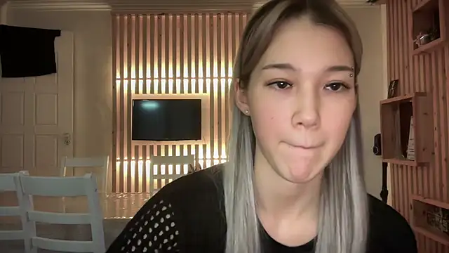 Snapshot of lilXdomiii chatting on February 5, 2026, 1:29 pm lilXdomiii online show from February 5, 2026, 1:29 pm