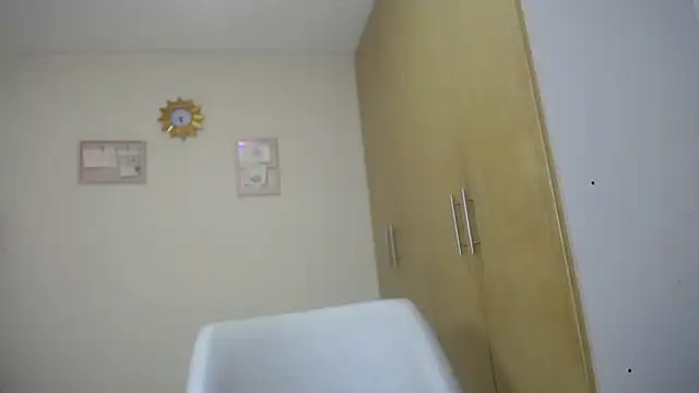 Snapshot of ame_porter chatting on March 18, 2026, 12:36 am ame porter online show from March 18, 2026, 12:36 am