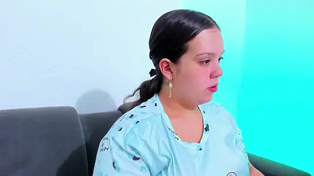 Emely pregnantt online show from March 10, 2026, 5:44 am